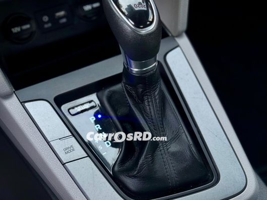 Hyundai Elantra Carros en venta
