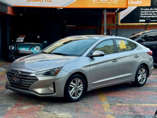 Hyundai Elantra Básico en venta