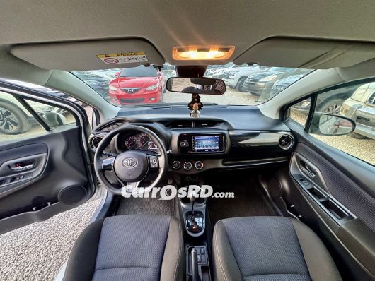 Toyota Vitz Carros en venta