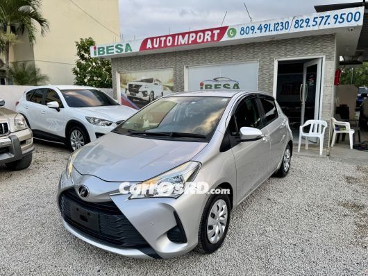 Toyota Vitz Carros en venta