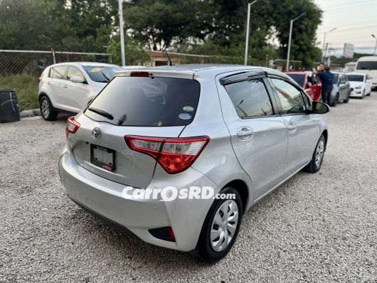 Toyota Vitz Carros en venta