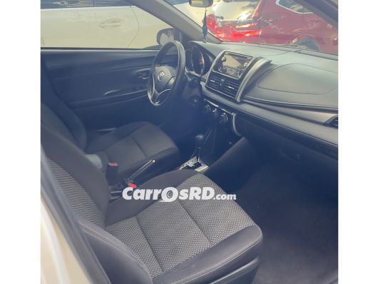 Toyota Yaris Carros en venta