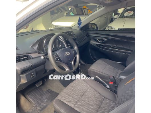 Toyota Yaris Carros en venta