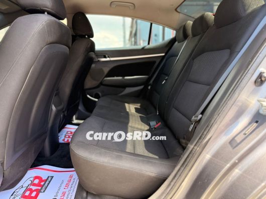 Hyundai Elantra Carros en venta