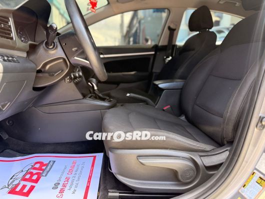 Hyundai Elantra Carros en venta