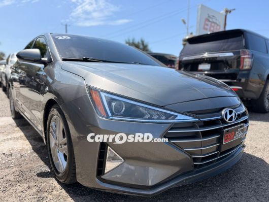 Hyundai Elantra Carros en venta