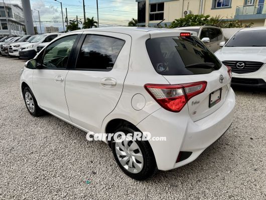 Toyota Vitz Carros en venta