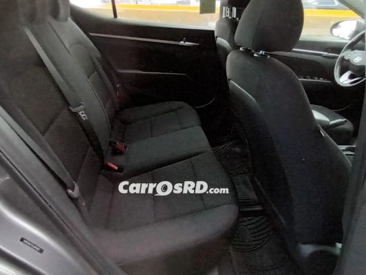 Hyundai Elantra Carros en venta