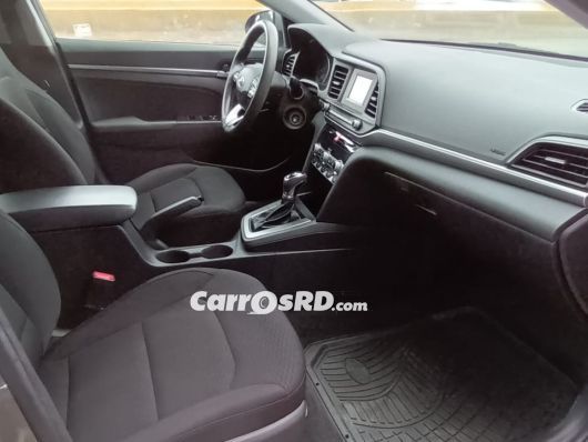 Hyundai Elantra Carros en venta