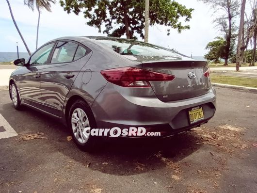 Hyundai Elantra Carros en venta