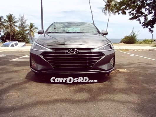 Hyundai Elantra Carros en venta