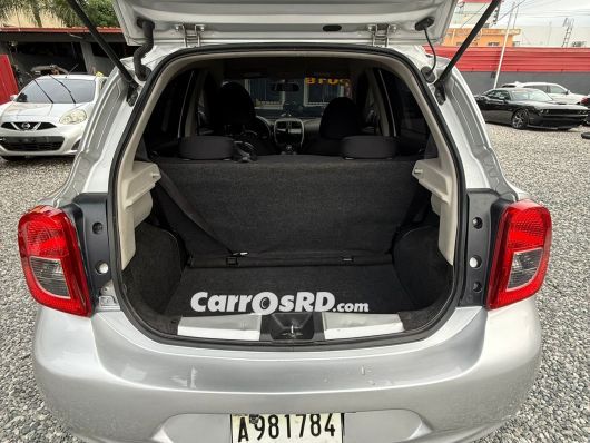 Nissan March Hatchback en venta