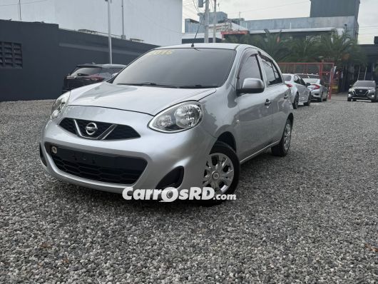 Nissan March Hatchback en venta