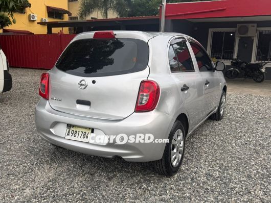 Nissan March Hatchback en venta