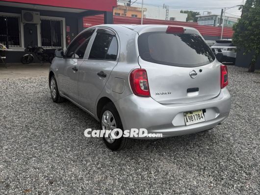 Nissan March Hatchback en venta