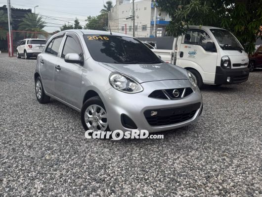 Nissan March Hatchback en venta