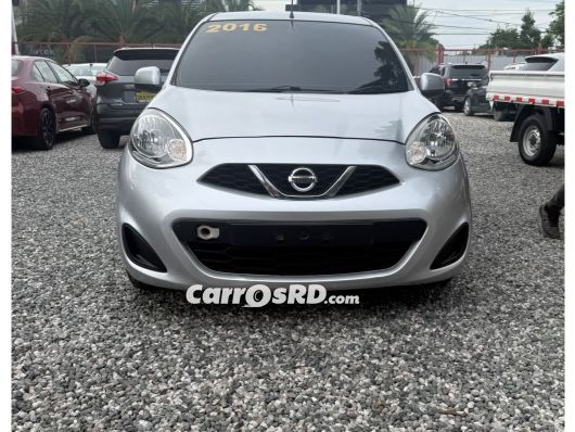 Nissan March Hatchback en venta