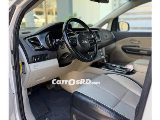 Kia Sedona Minivan en venta