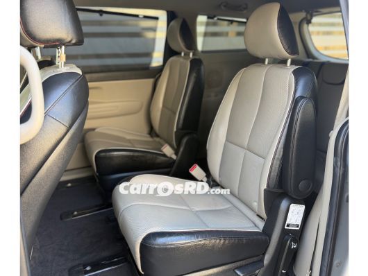 Kia Sedona Minivan en venta