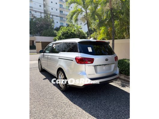 Kia Sedona Minivan en venta