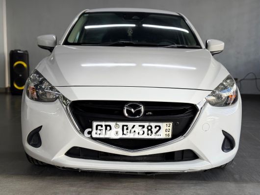 Mazda Demio Carros en venta