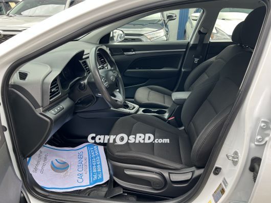Hyundai Elantra Carros en venta