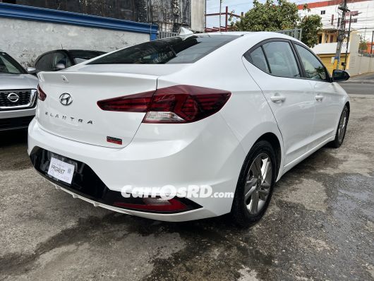 Hyundai Elantra Carros en venta