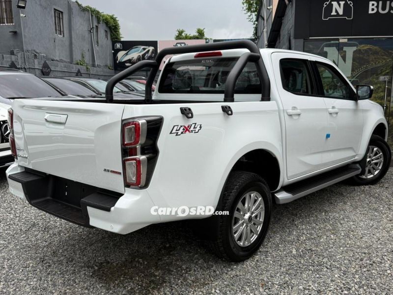 Isuzu