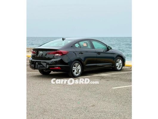 Hyundai Elantra Carros en venta