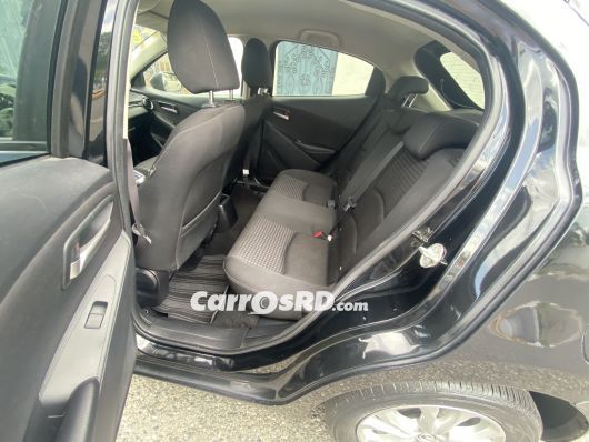 Mazda Demio Carros en venta