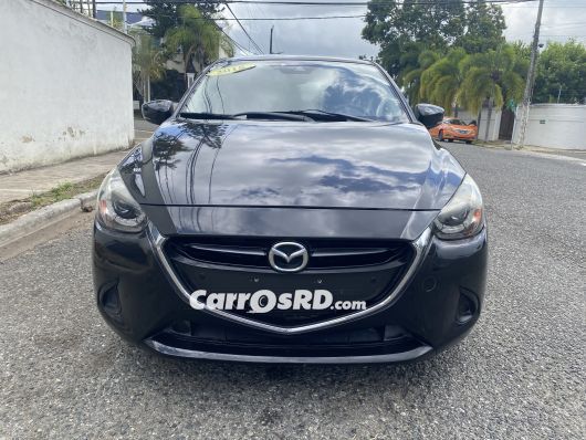 Mazda Demio Carros en venta