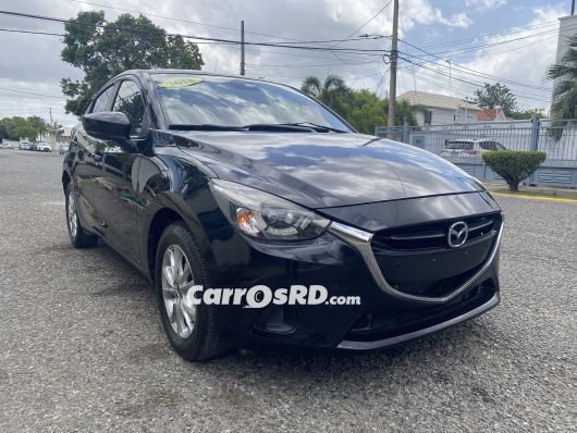 Mazda Demio Carros en venta