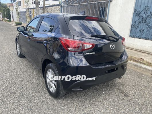 Mazda Demio Carros en venta