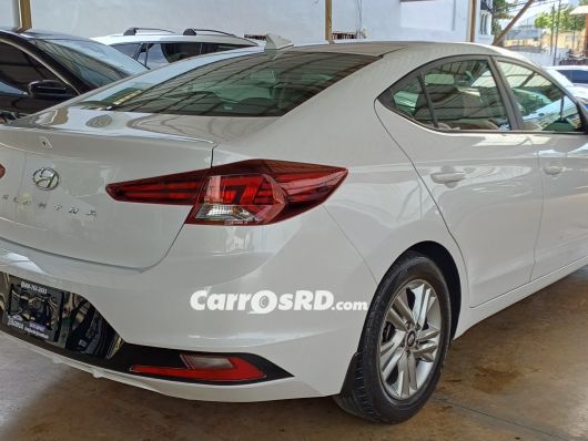 Hyundai Elantra Carros en venta