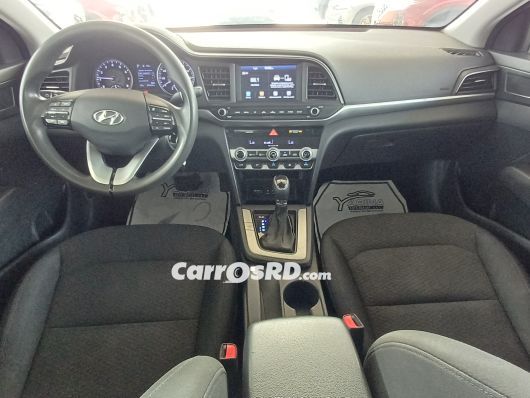 Hyundai Elantra Carros en venta