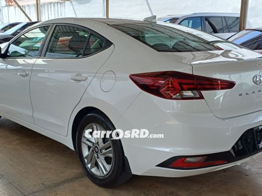 Hyundai Elantra Carros en venta