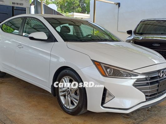 Hyundai Elantra Carros en venta