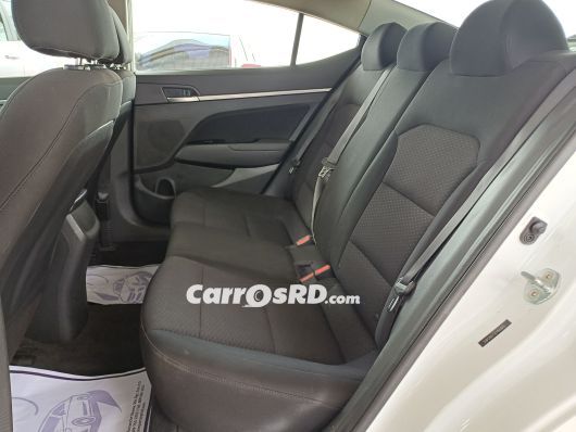 Hyundai Elantra Carros en venta