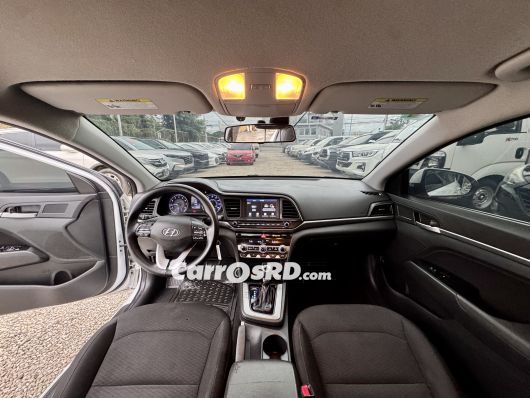 Hyundai Elantra Carros en venta