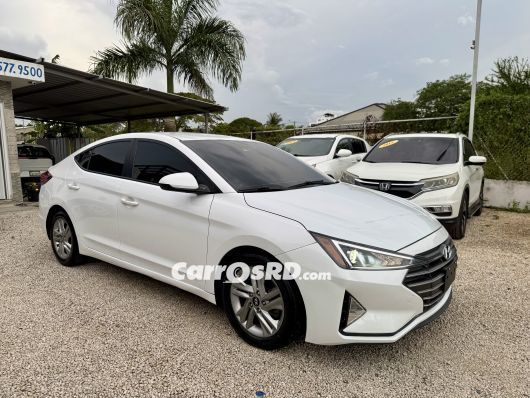 Hyundai Elantra Carros en venta