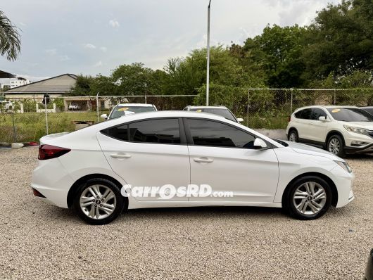 Hyundai Elantra Carros en venta