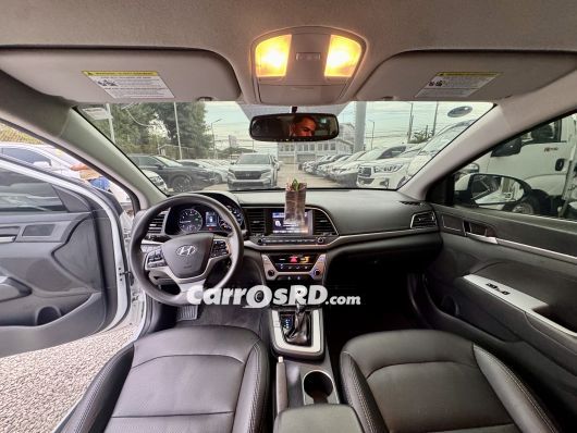 Hyundai Elantra Carros en venta