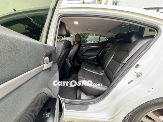 Hyundai Elantra Carros en venta