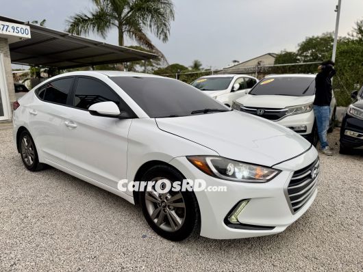 Hyundai Elantra Carros en venta