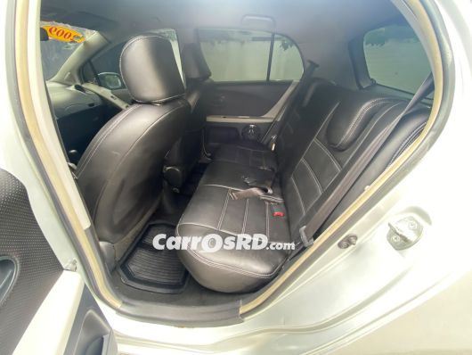 Toyota Vitz Carros en venta