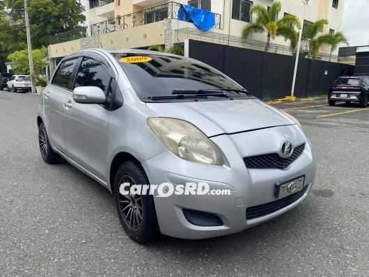 Toyota Vitz Carros en venta