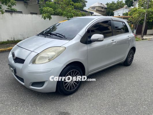 Toyota Vitz Carros en venta