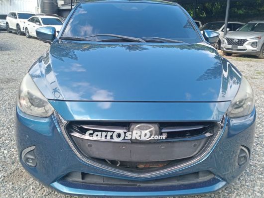 Mazda Demio Carros en venta