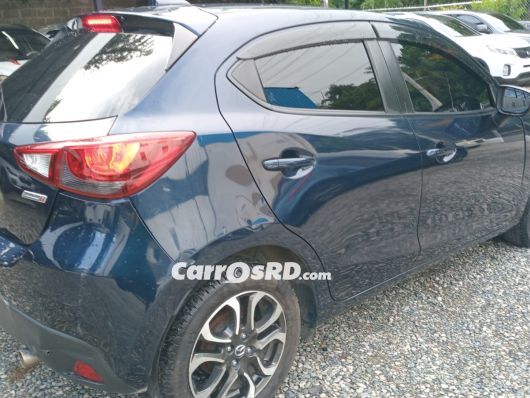 Mazda Demio Carros en venta