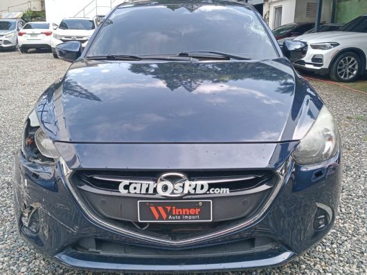 Mazda Demio Carros en venta